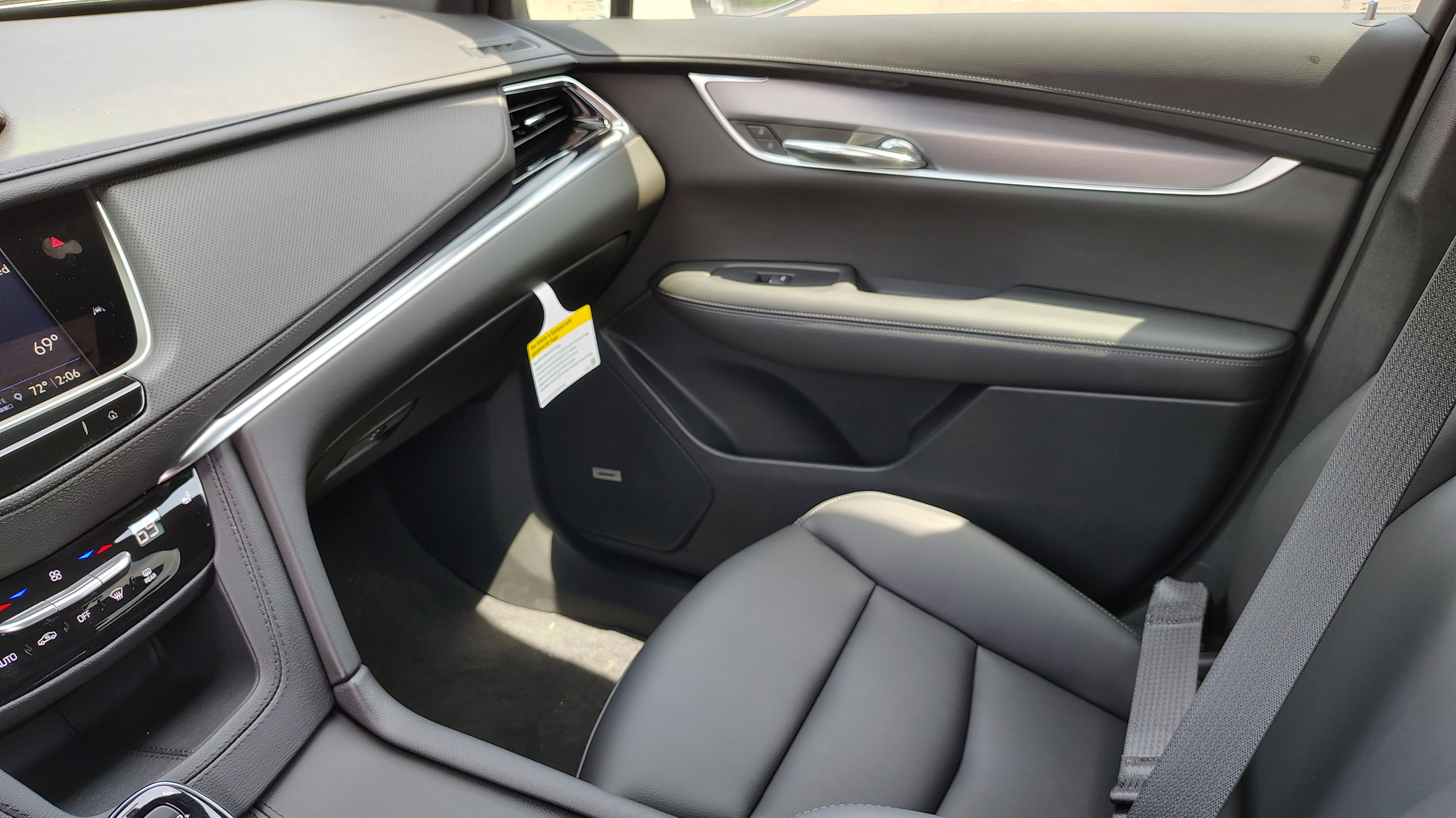 New 2025 Cadillac XT6 Luxury w/ LPO, Premium Carpet Package image 31