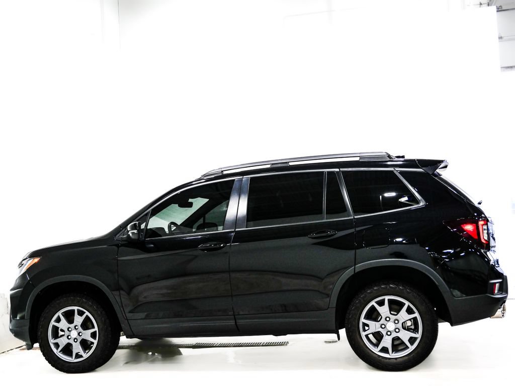 Used 2025 Honda Passport TrailSport image 6