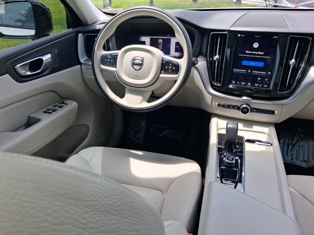 Certified 2024 Volvo XC60 B5 Core w/ Protection Package Premier AWD/4WD image 9