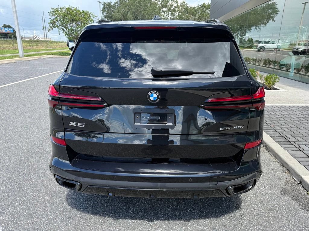 Used 2024 BMW X5 sDrive40i w/ M Sport Package RWD image 4