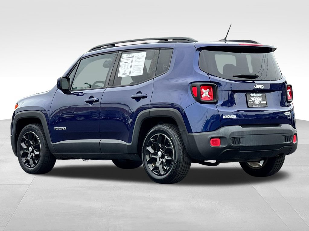 Used 2016 Jeep Renegade Latitude w/ Cold Weather Group FWD image 5