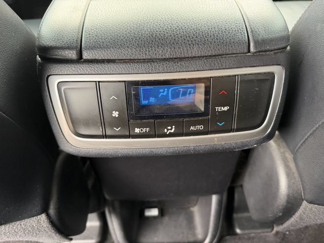 Used 2017 Toyota Highlander XLE FWD image 25