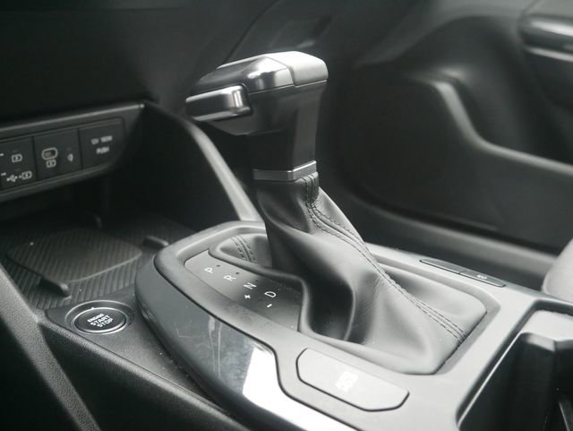 Used 2025 Kia K4 EX image 32