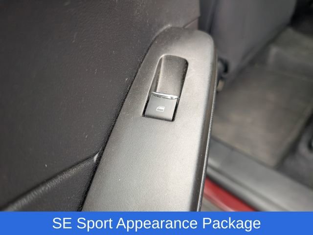 Used 2021 Ford Escape SE w/ SE Sport Appearance Package image 12
