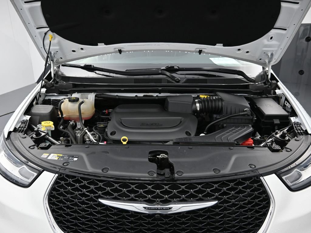 Used 2023 Chrysler Pacifica Limited image 29