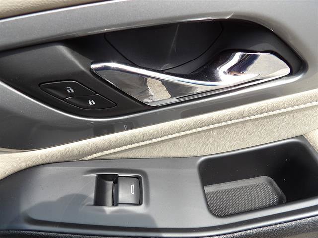 Certified 2022 Chevrolet Traverse LT w/ LT Premium Package FWD image 39
