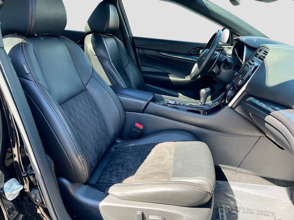 Used 2022 Nissan Maxima SR w/ Sport Mat Group FWD image 27