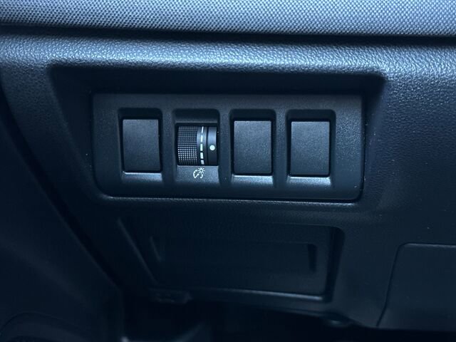 Used 2020 Subaru Outback Premium image 30