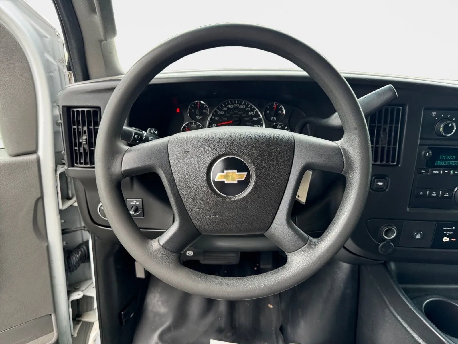 Used 2018 Chevrolet Express 2500 RWD image 13