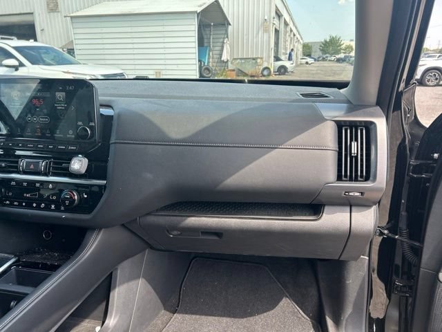 Used 2024 Nissan Pathfinder SL AWD/4WD image 13