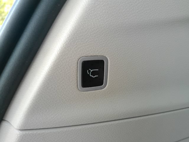Used 2023 Chrysler Pacifica Limited FWD image 29