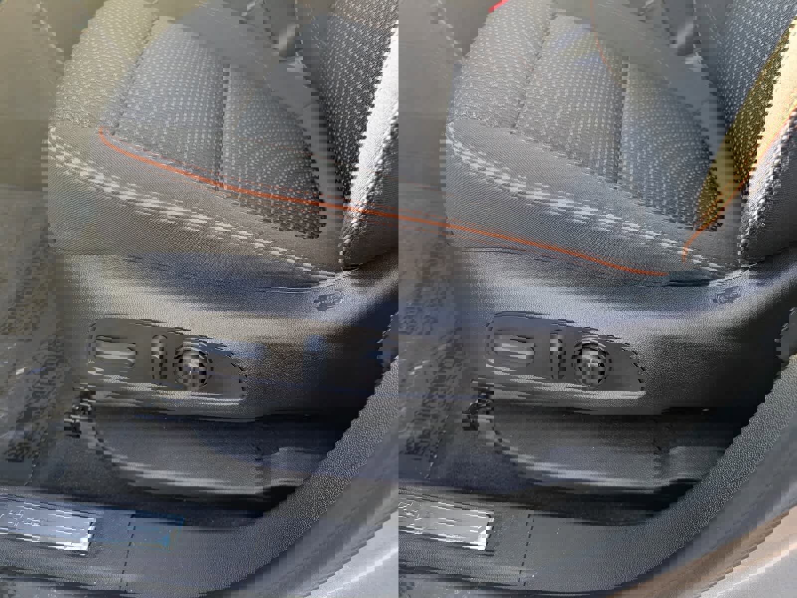 Certified 2023 GMC Acadia AT4 image 23