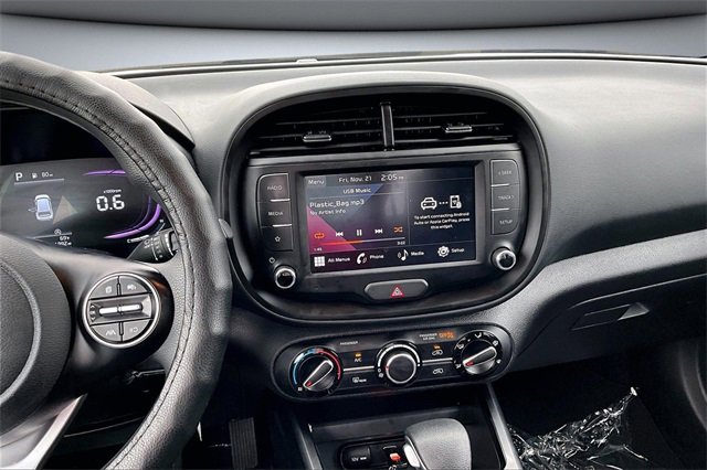 Used 2025 Kia Soul LX image 9