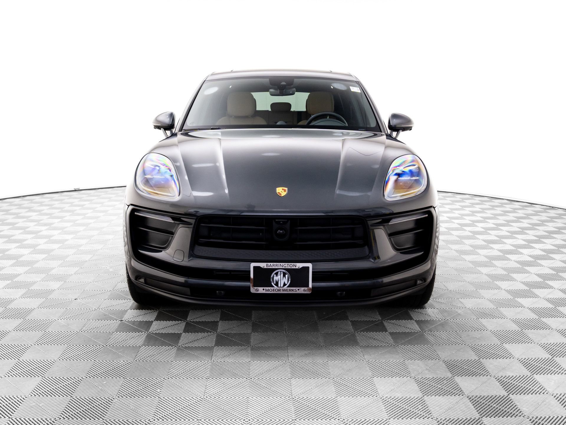 Certified 2025 Porsche Macan image 9