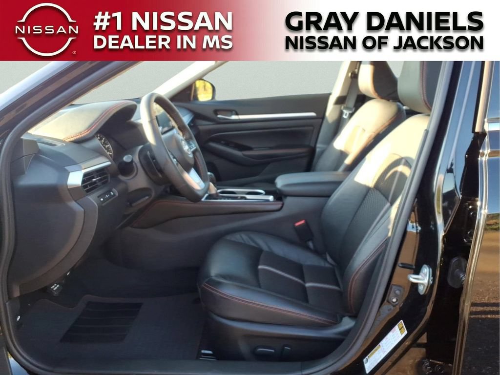 Certified 2025 Nissan Altima 2.5 SR FWD image 23