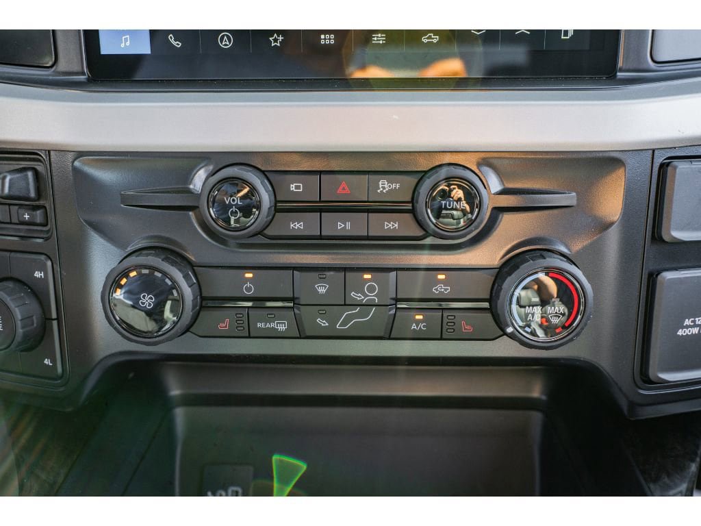 Used 2025 Ford F250 XLT w/ Black Appearance Package AWD/4WD image 17