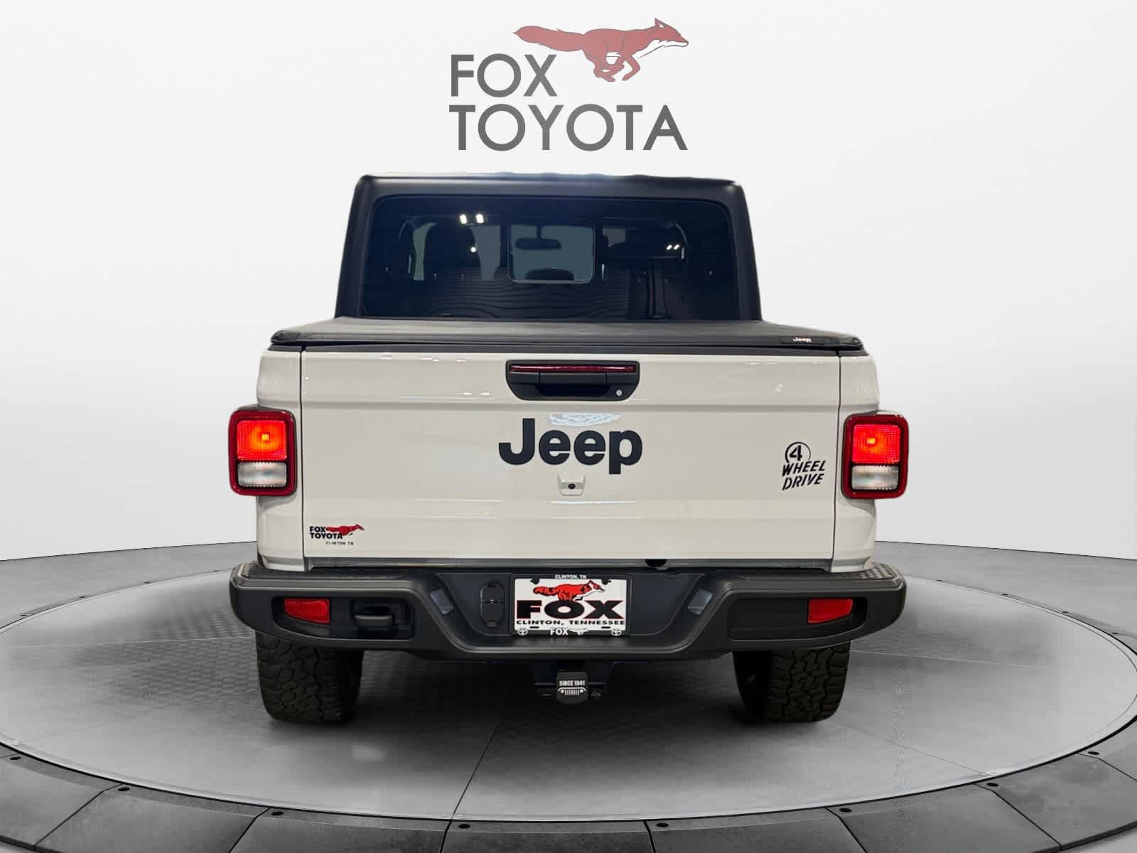 Used 2023 Jeep Gladiator Sport AWD/4WD image 5