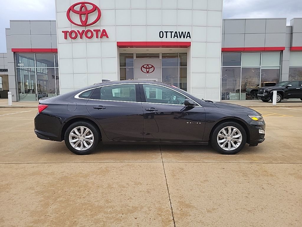 Used 2023 Chevrolet Malibu LT FWD image 4