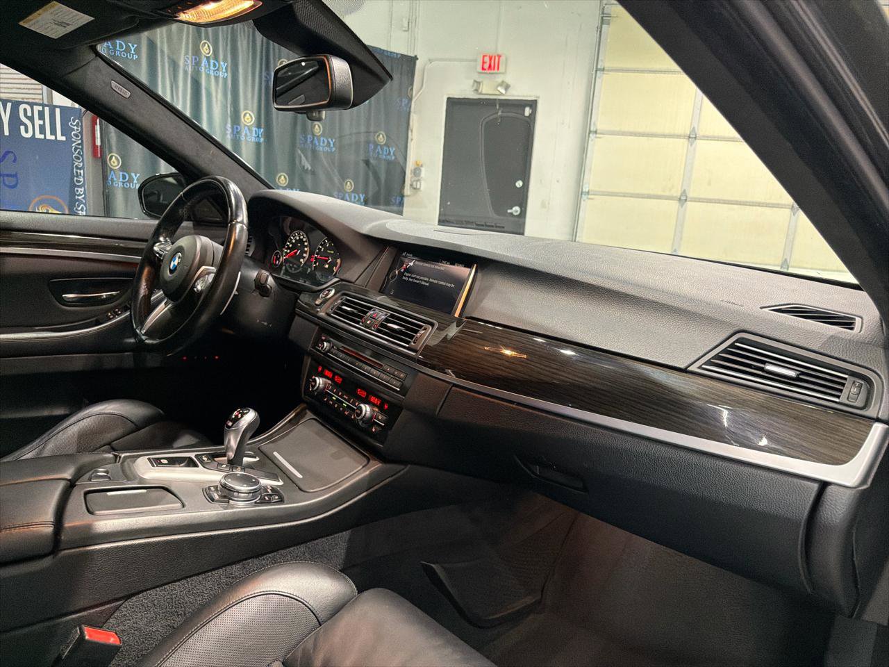 Used 2016 BMW M5 RWD image 31