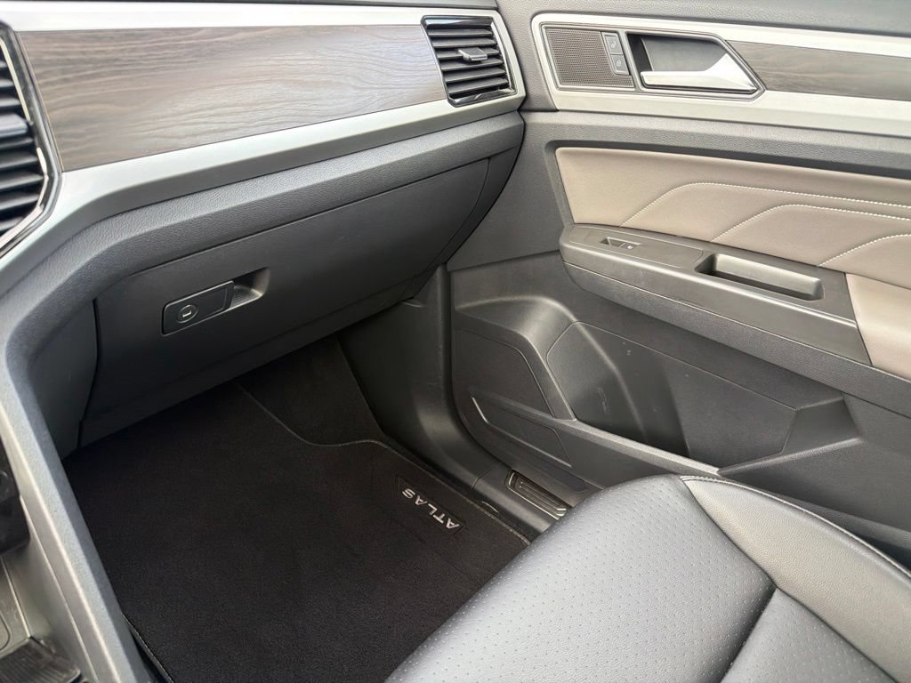 Used 2023 Volkswagen Atlas SE w/ Panoramic Sunroof Package FWD image 21