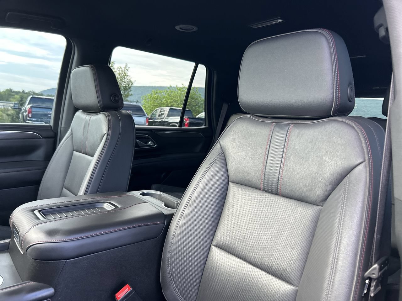 Used 2023 Chevrolet Tahoe RST w/ RST Performance Edition AWD/4WD image 23