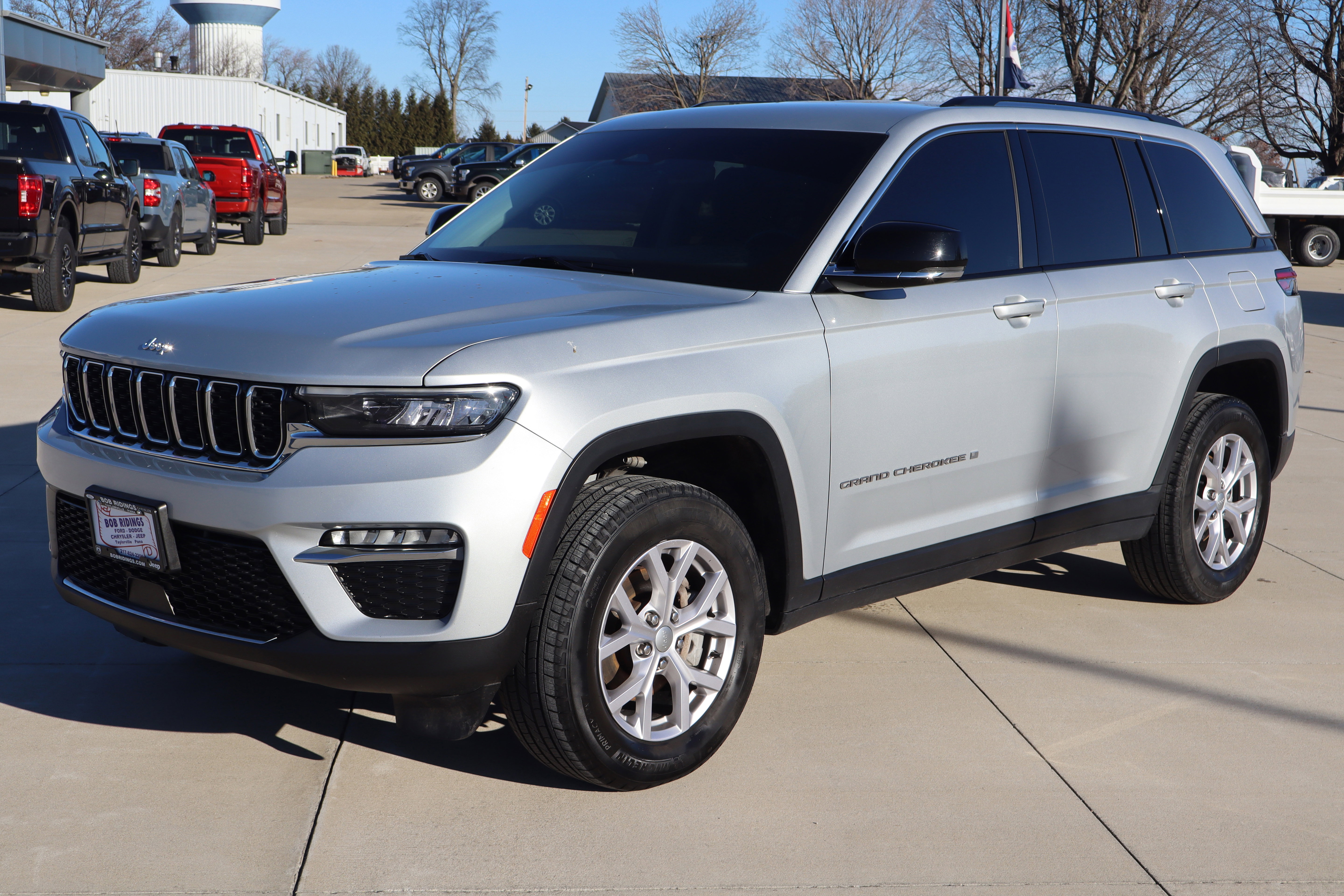 Used 2022 Jeep Grand Cherokee Limited image 2
