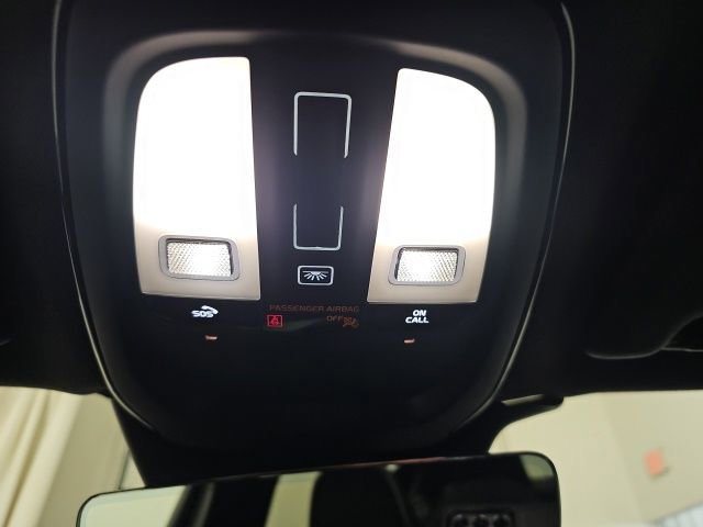 Used 2022 Volvo XC40 P8 Recharge Ultimate image 24