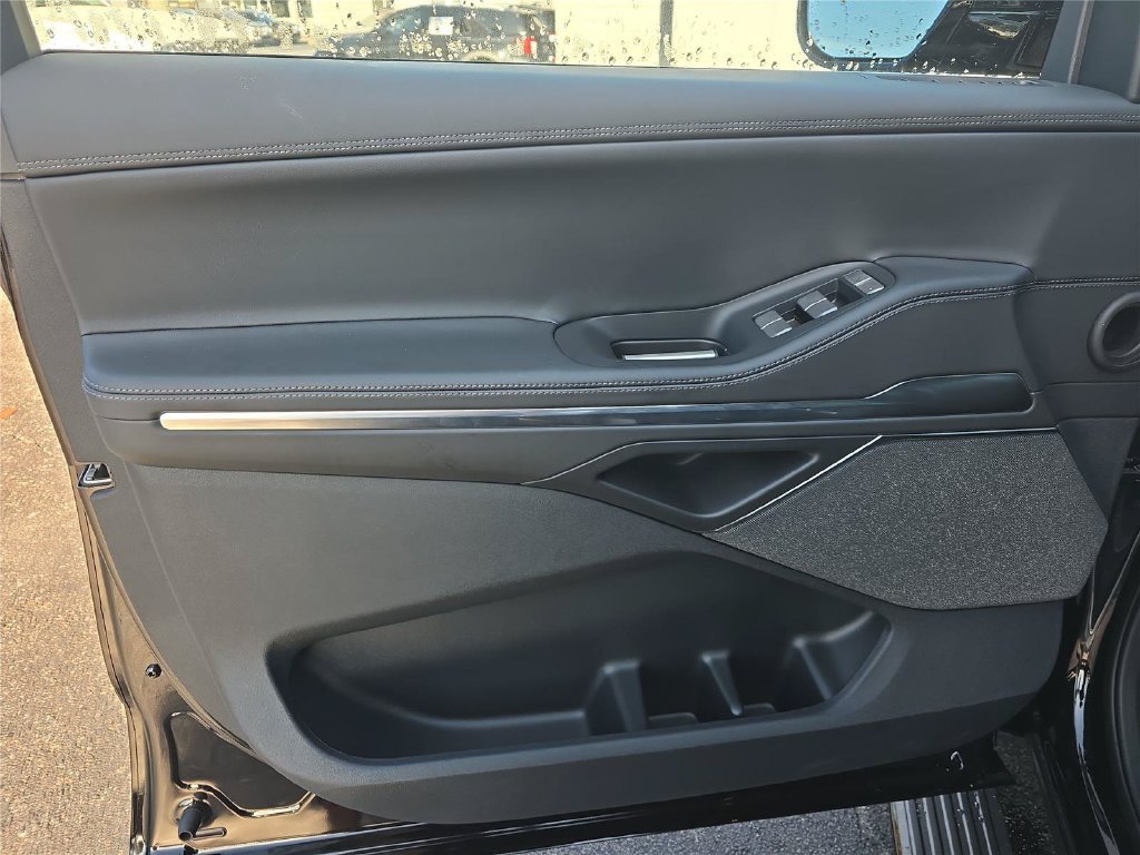 New 2026 Lincoln Navigator Reserve AWD/4WD image 17