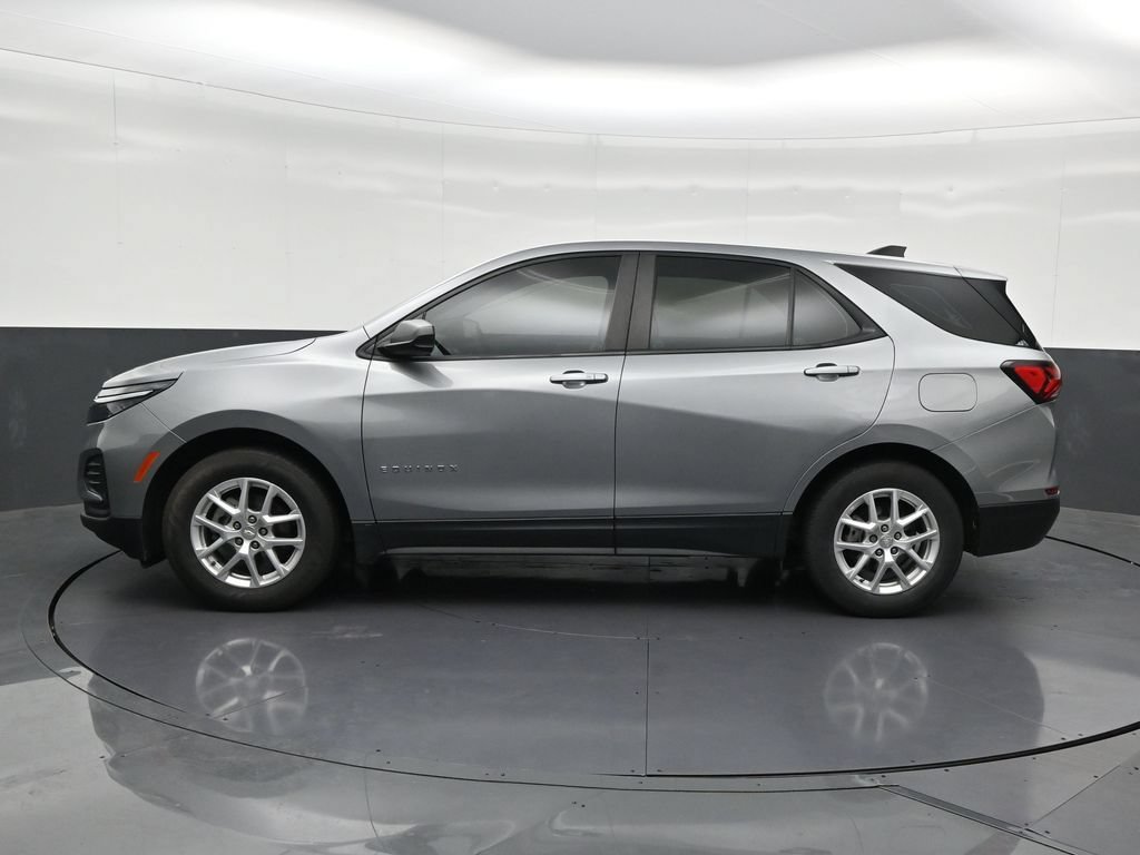 Used 2023 Chevrolet Equinox LS FWD image 2