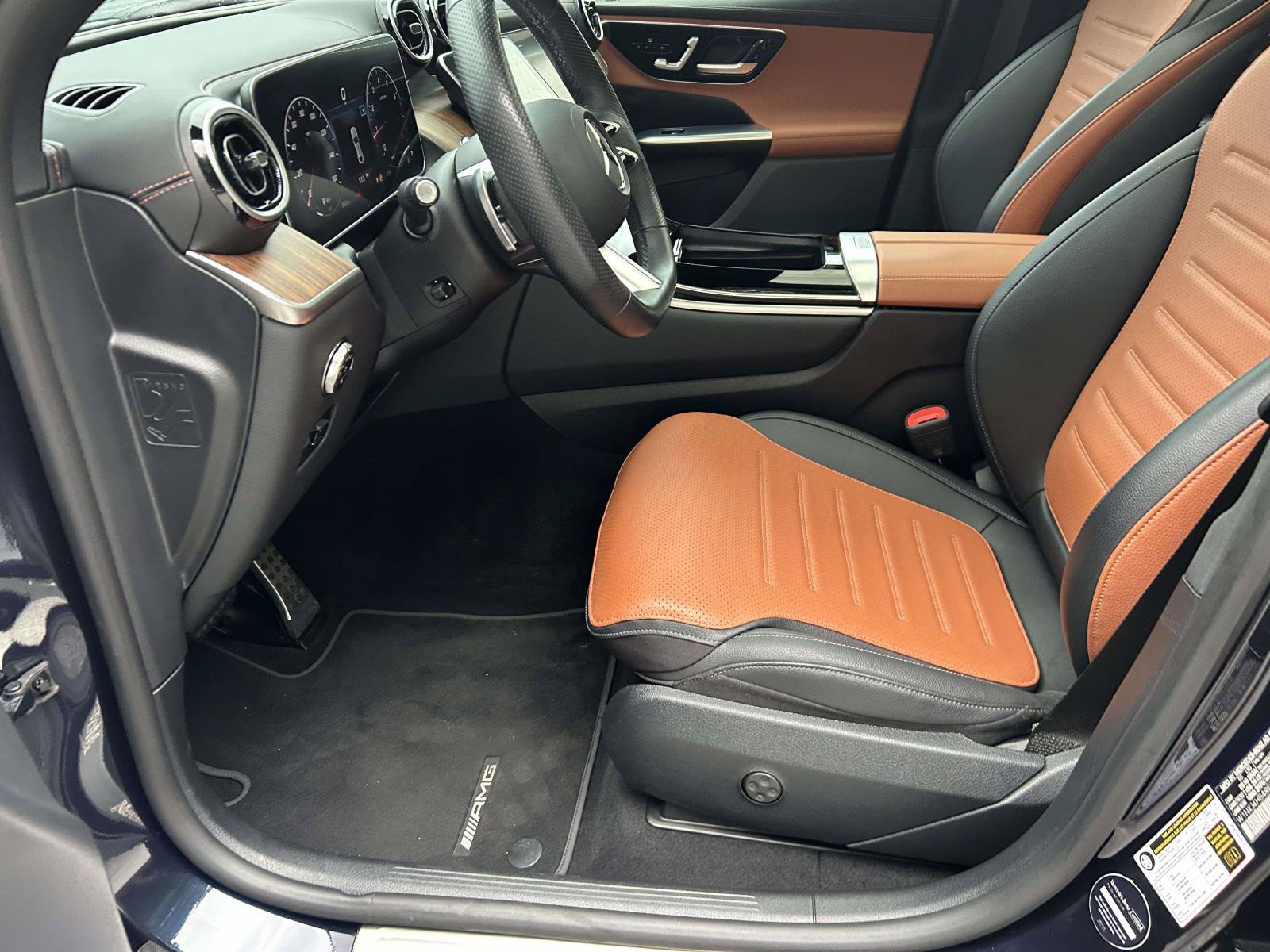 Used 2024 Mercedes-Benz GLC 300 4MATIC image 22