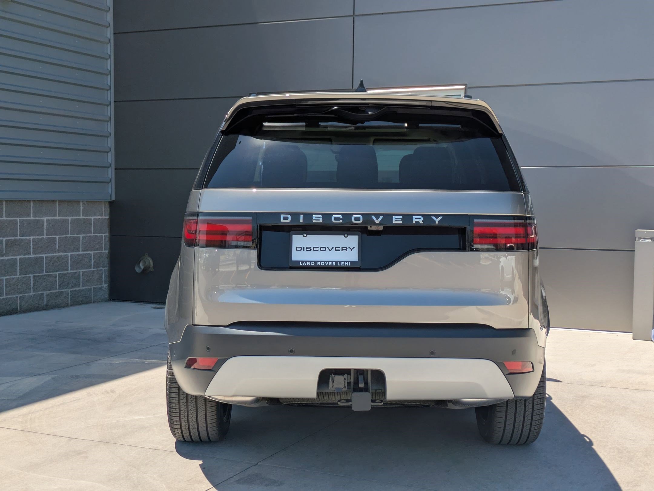 New 2025 Land Rover Discovery S image 7