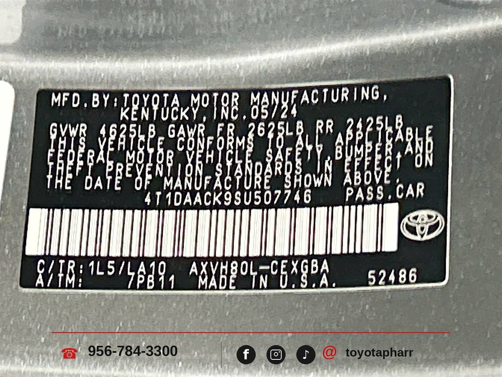 Used 2025 Toyota Camry XLE w/ Premium Package FWD image 32