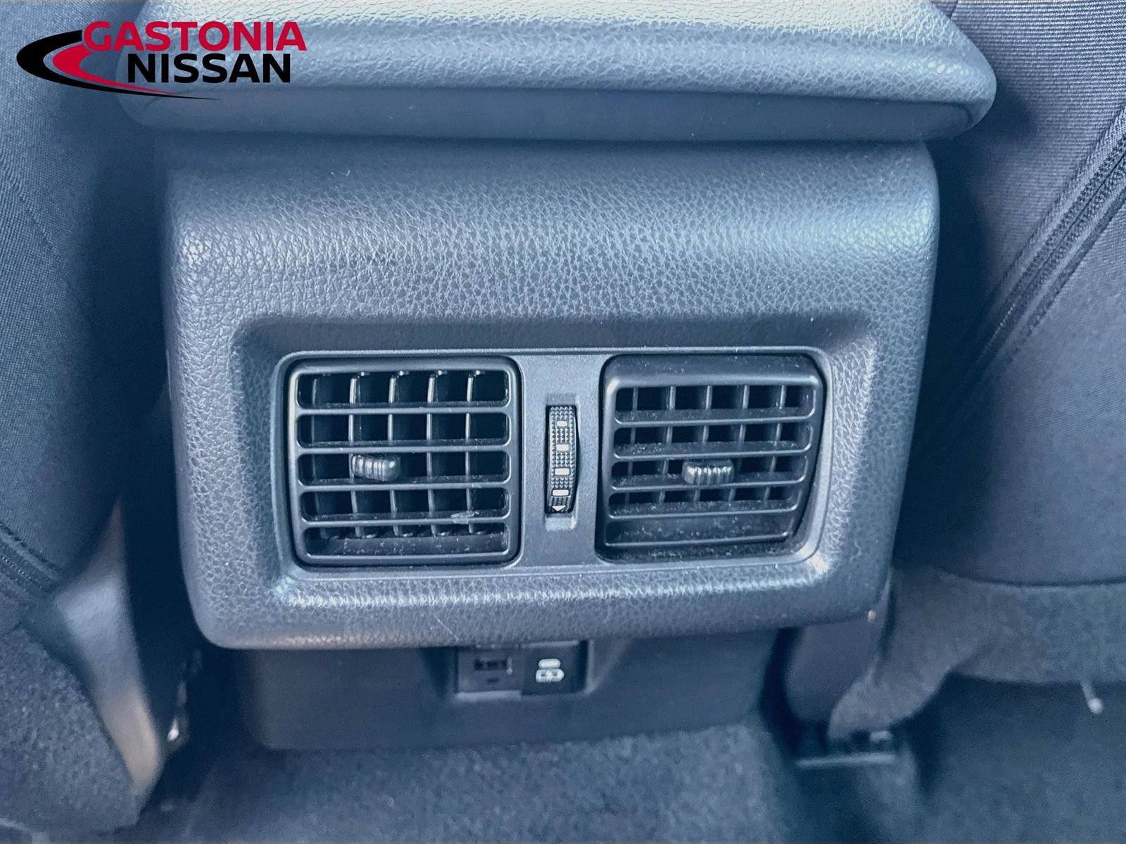 Used 2025 Toyota Camry LE FWD image 31