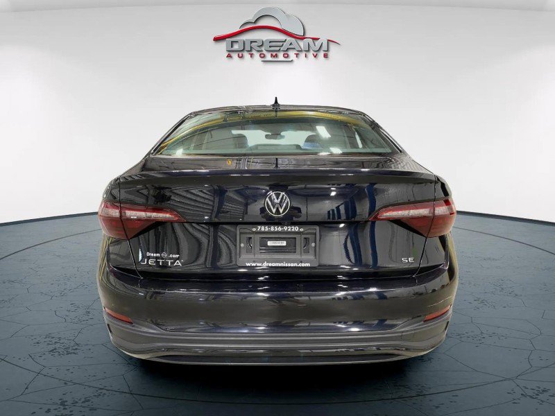 Used 2024 Volkswagen Jetta SE FWD image 17