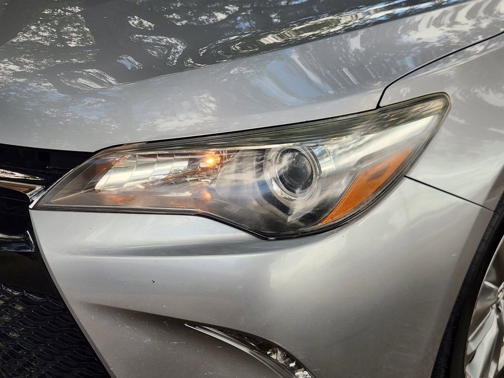 Used 2015 Toyota Camry SE FWD image 9