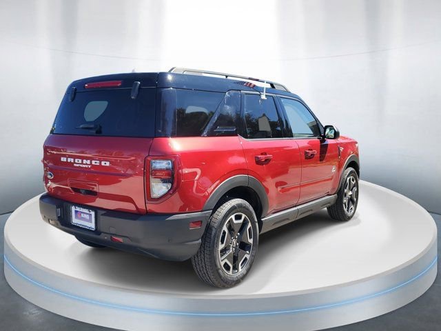 Used 2021 Ford Bronco Sport Outer Banks w/ Outer Banks Package image 4