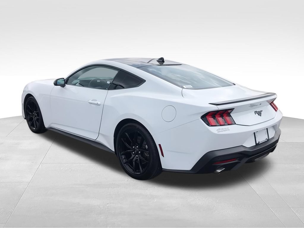 Used 2024 Ford Mustang Coupe RWD image 6