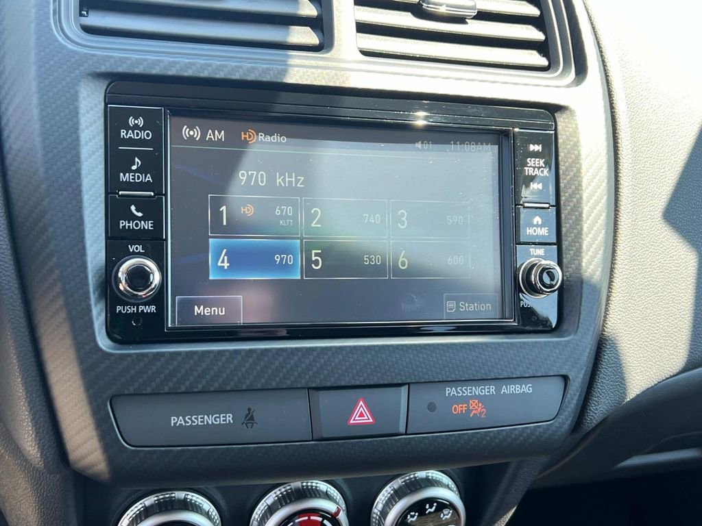 Used 2025 Mitsubishi Outlander Sport SE AWD/4WD image 17