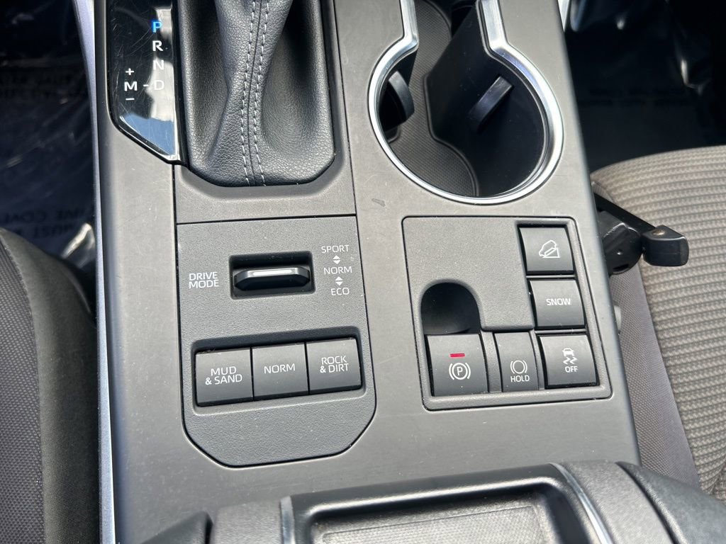 Used 2023 Toyota Highlander L image 43
