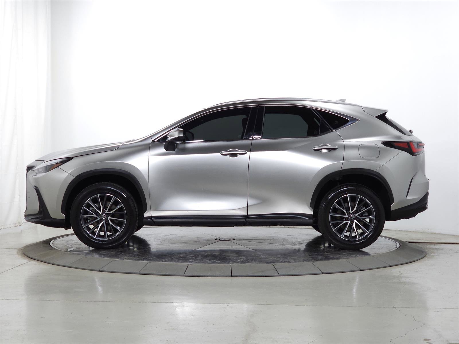 Certified 2024 Lexus NX 350h AWD 4dr Crossover w/ Cold Area Package image 4