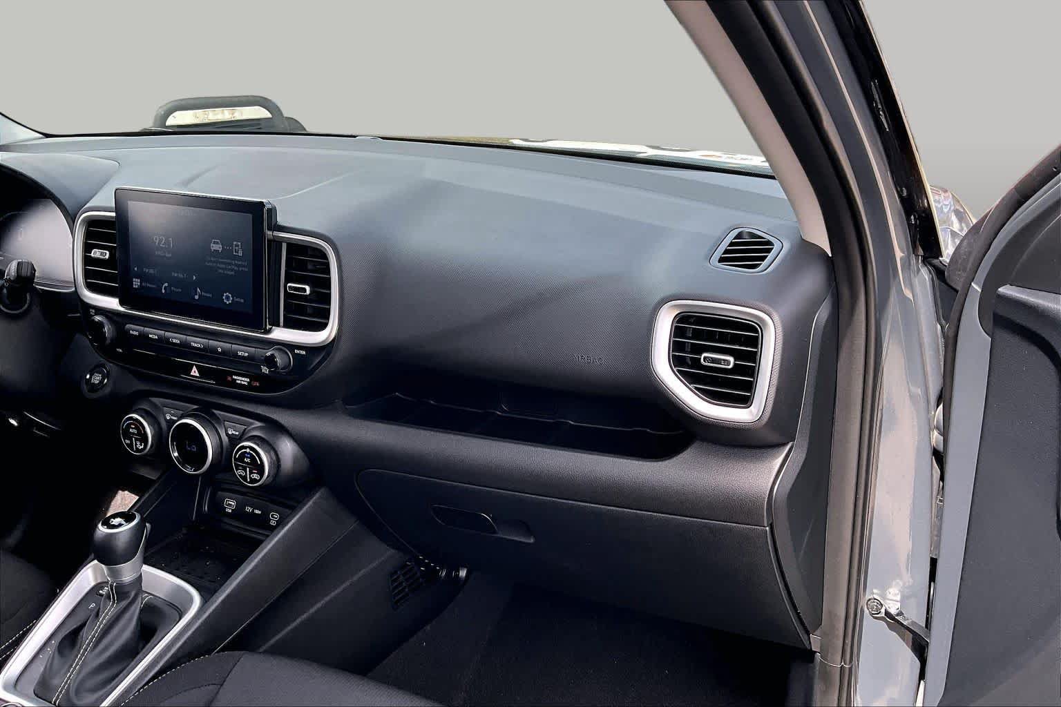 Used 2026 Hyundai Venue SEL FWD image 19