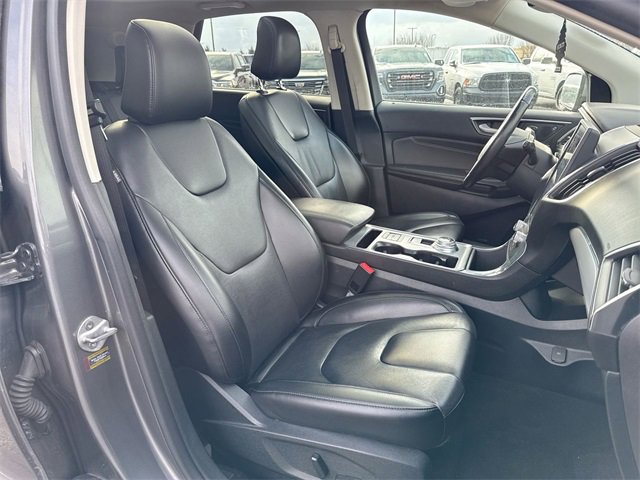 Used 2022 Ford Edge Titanium image 25