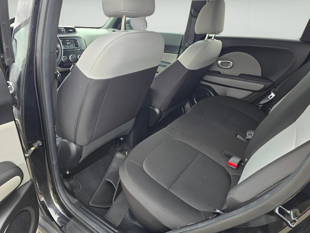 Used 2018 Kia Soul FWD image 12