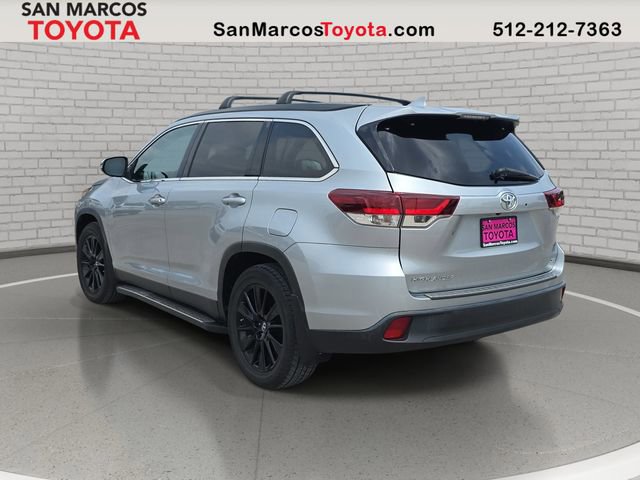 Used 2019 Toyota Highlander SE FWD image 7