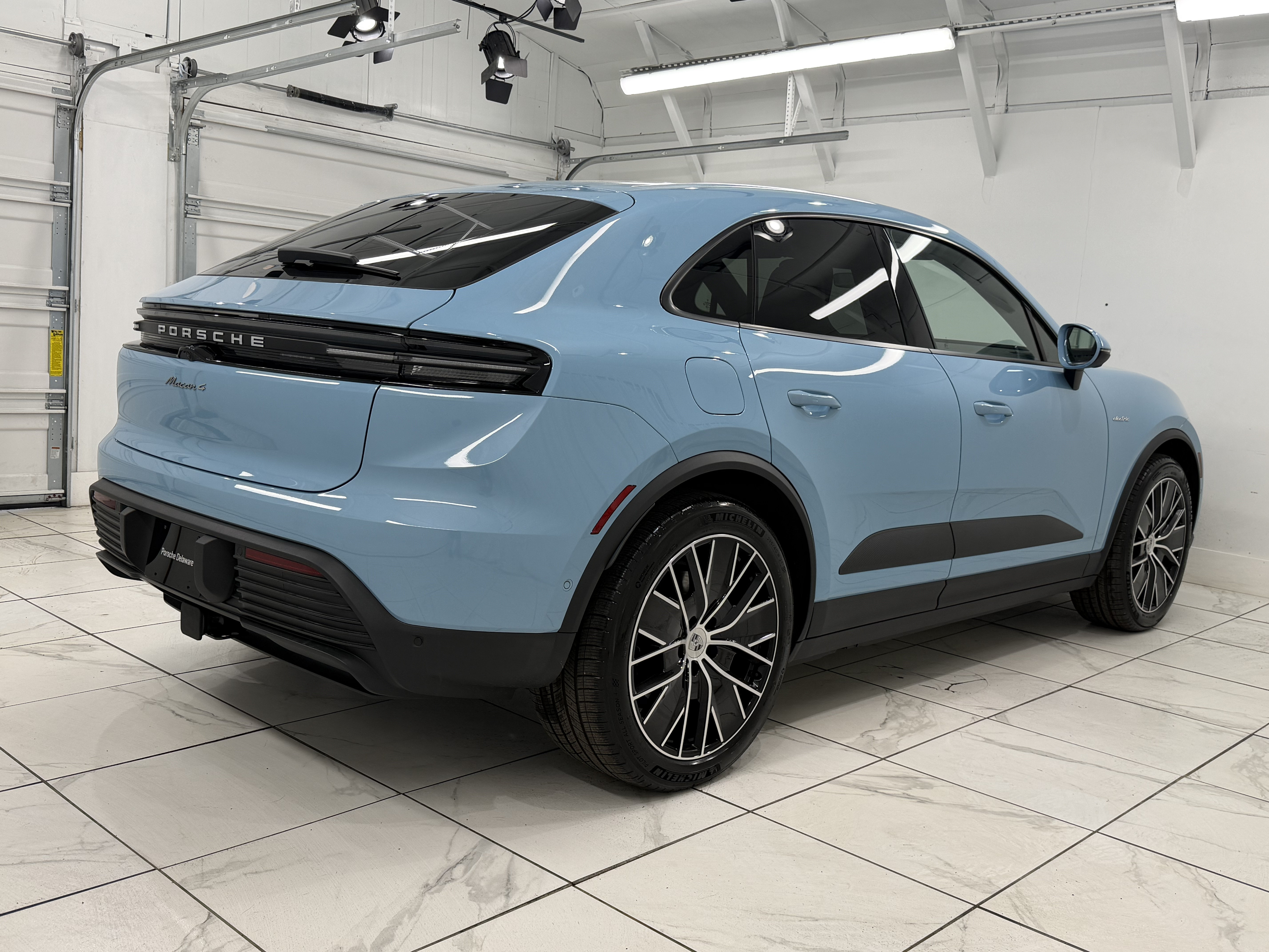New 2026 Porsche Macan 4 Electric AWD/4WD image 11
