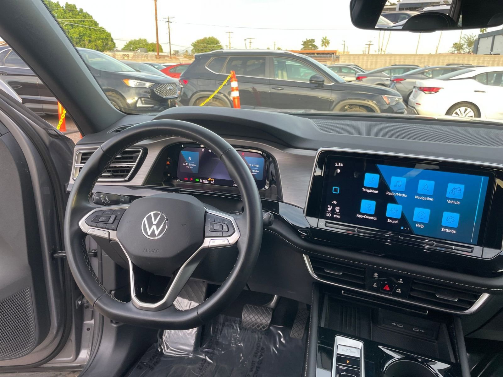 Used 2025 Volkswagen Atlas Cross Sport SE FWD image 36