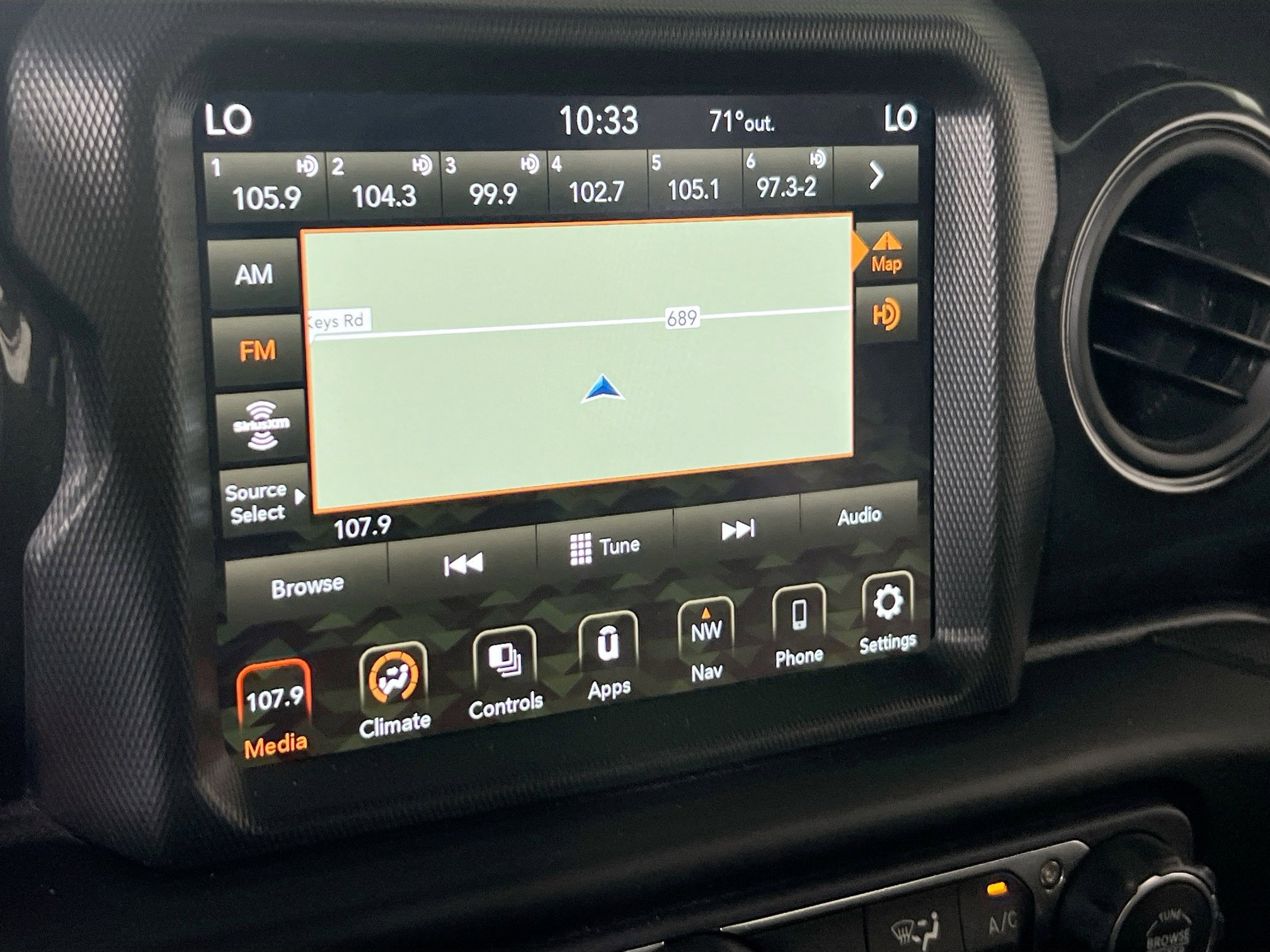 Used 2022 Jeep Gladiator Sport image 15