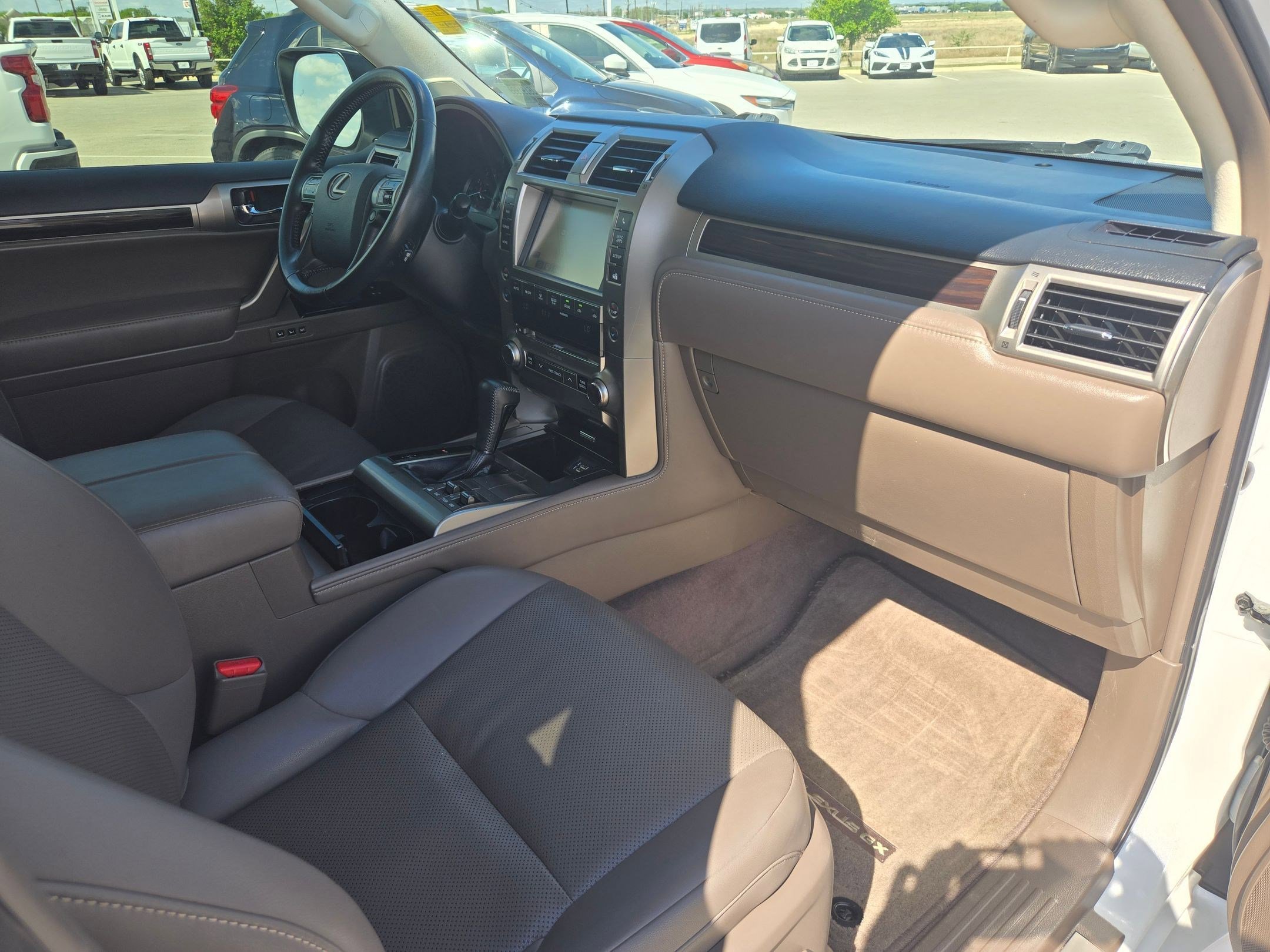 Used 2018 Lexus GX 460 w/ Navigation Package image 28