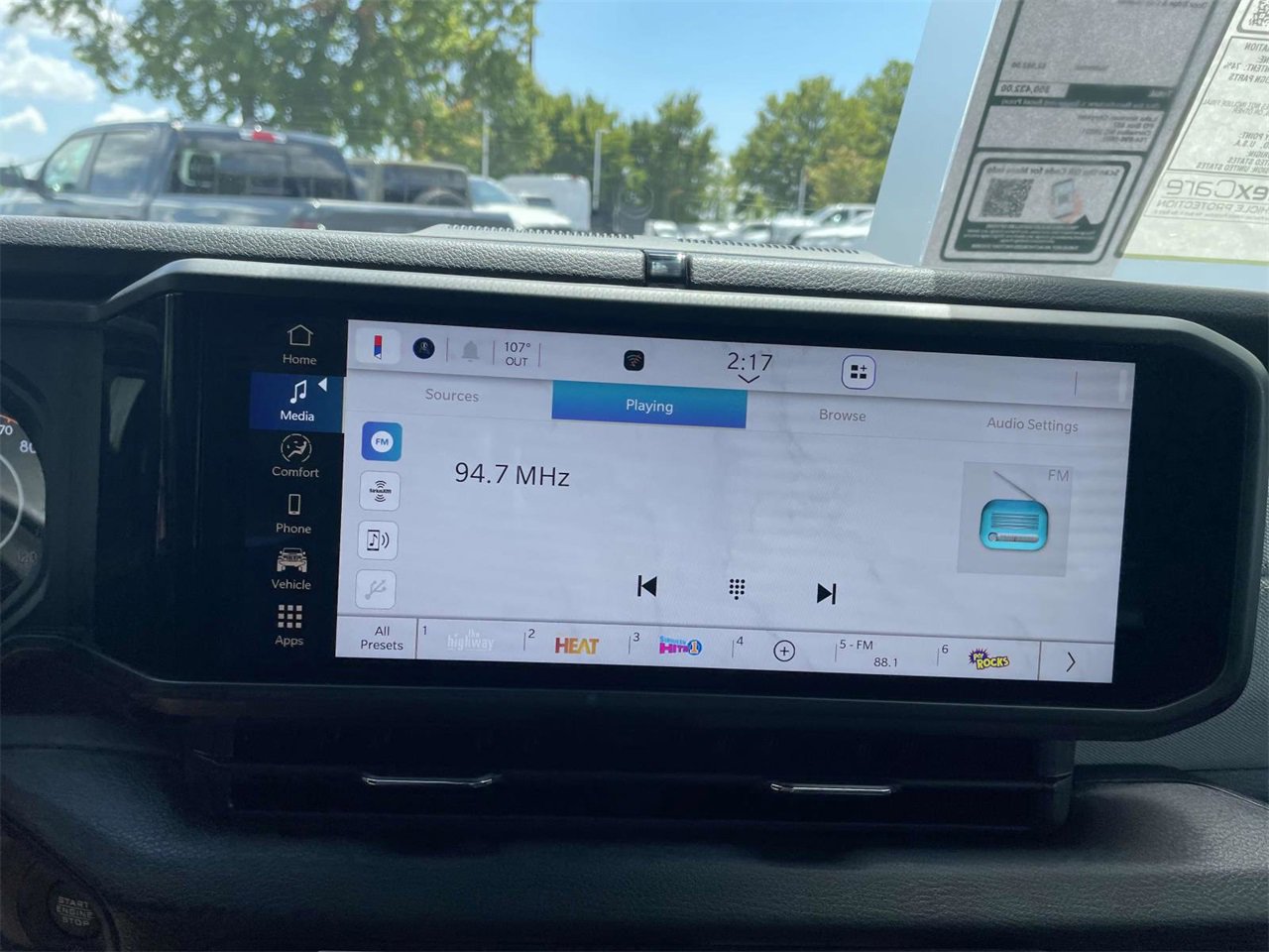 New 2025 Jeep Gladiator Sport image 19