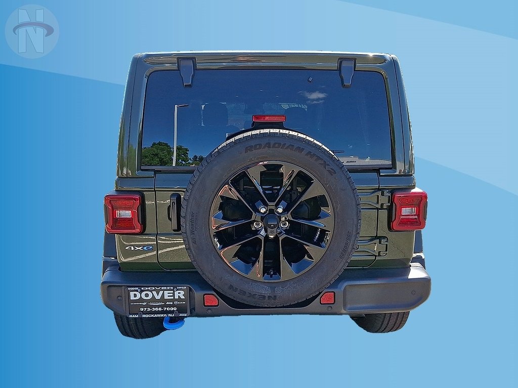 Used 2024 Jeep Wrangler Unlimited Sahara w/ Safety Group AWD/4WD image 15